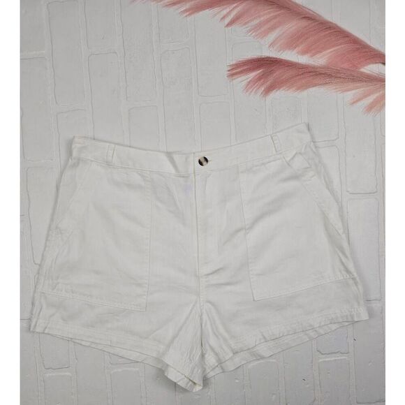 Universal Thread White Utility Shorts Size 14 - Picture 1 of 3